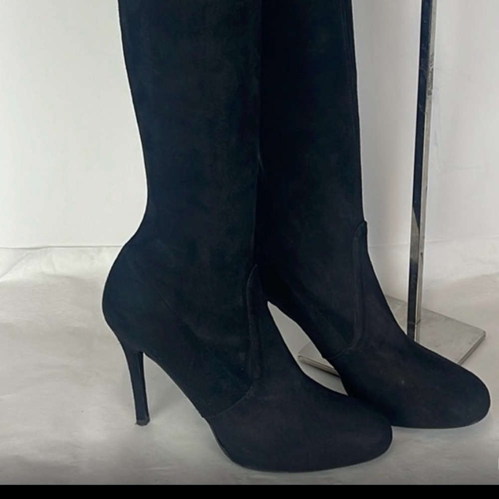 Stuart Weitzman tall shaft Boots- blk suede. excellent quality!